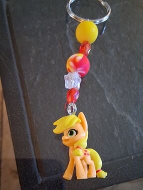 MY LITTLE PONY APPLEJACK KEYCHAIN